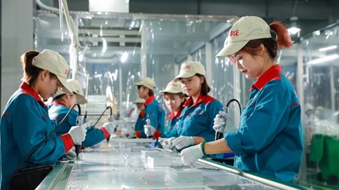 The Economist:  Vì sao các nhà đầu tư lựa chọn Việt Nam là nơi để chuyển dịch đầu tư?