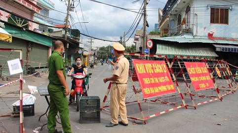 Thành ủy TP HCM ban hành chỉ thị 12: Thu hẹp đối tượng được hoạt động; chỉ bán hàng thiết yếu, giảm quy mô khoảng 30%