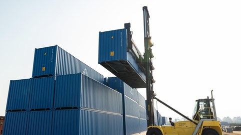 Hoà Phát (HPG) xuất hàng những sản phẩm container đầu tiên
