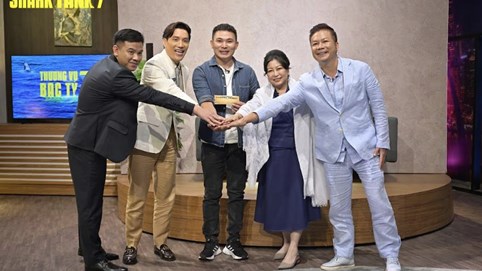 Startup xưởng đồ da đặc biệt dành cho người yếu thế khiến 4 'cá mập' đồng lòng rót vốn không mặc cả, làm phi lợi nhuận, nhận thêm vé vàng 500 triệu đồng từ Shark Minh