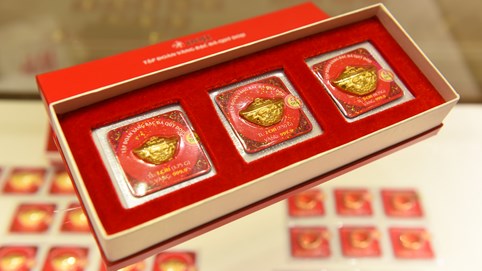 Giá vàng đảo chiều liên tục, tăng gần 1,4 triệu đồng/lượng