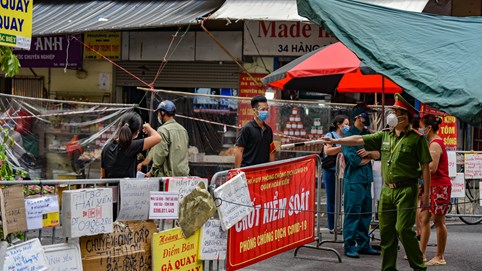 Hà Nội tạm dừng kinh doanh một số ngõ, phố quanh chợ Hàng Bè từ 0h ngày 19/8