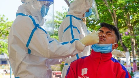 Đà Nẵng cho shipper hoạt động trở lại, phải mặc đồ bảo hộ y tế, đảm bảo xét nghiệm Sars-CoV-2 tần suất 3 ngày/lần