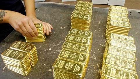 Giá vàng ngày 1/8: Vàng thế giới điều chỉnh trước áp lực lạm phát, thuế quan, vàng miếng SJC neo ở 121,4 triệu đồng/lượng