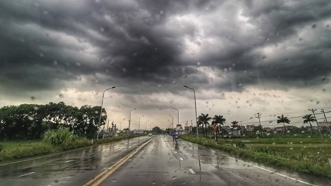 Thời tiết ngày 31/8: Bắc Bộ ngày hửng nắng, chiều tối mưa dông; Tây Nguyên, Nam Bộ mưa to cục bộ