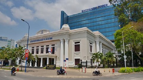 Thị trường 'nhiễm' Covid-19 nhưng HoSE vẫn lãi đậm sau 6 tháng