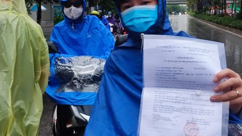Công an Hà Nội chốt phương án cấp giấy đi đường, có 3 nhóm người dân, doanh nghiệp phải làm lại giấy