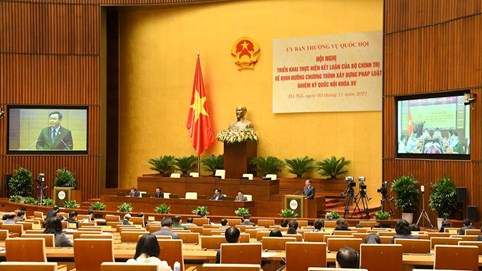 Gắn kết chặt chẽ giữa xây dựng với tổ chức thi hành pháp luật