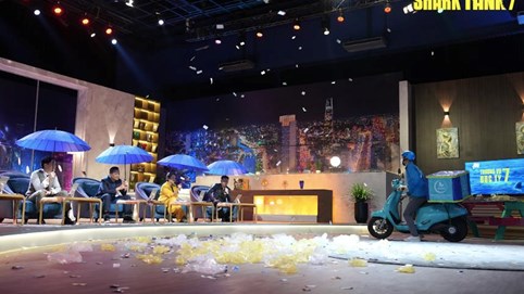 Cả 5 Shark nhât trí đồng hành cùng startup làm đồ đạc từ rác tái chế đến gọi vốn 43 tỷ cho 30% cổ phần nhưng không chốt deal