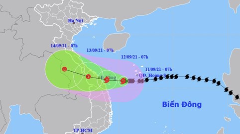 Bão số 5 cách bờ biển Quảng Trị - Quảng Nam khoảng 230km, các tỉnh miền Trung mưa to