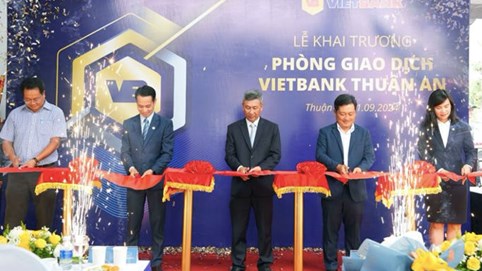 Vietbank và “cú đúp” trong ngày khai trương Điểm Giao dịch thứ 119 - Phòng Giao dịch Vietbank Thuận An