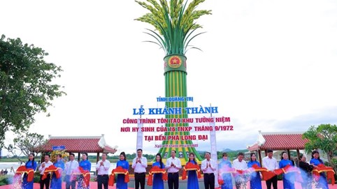 Khánh thành Khu tưởng niệm thanh niên xung phong hy sinh tại bến phà Long Đại