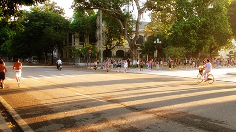 Thời tiết ngày 22/6: Hà Nội ngày tiếp tục nắng nóng, chiều tối mưa dông