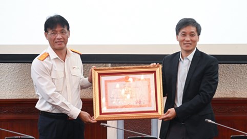 Khen thưởng các tập thể, cá nhân có thành tích trong giải quyết vụ kiện tranh chấp đầu tư quốc tế