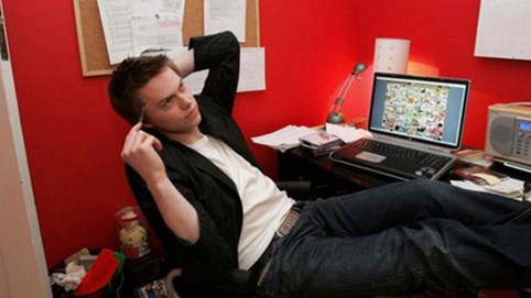 Cách một thanh niên 21 tuổi kiếm được 1 triệu USD trong 4 tháng nhờ bán Pixel 