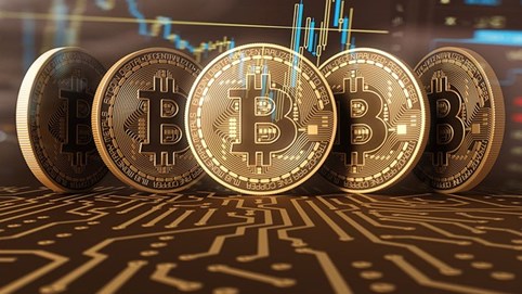 Sau tuyên bố 'đòn' thuế với Trung Quốc, giá đồng Bitcoin giảm mạnh về dưới 112.000 USD/BTC