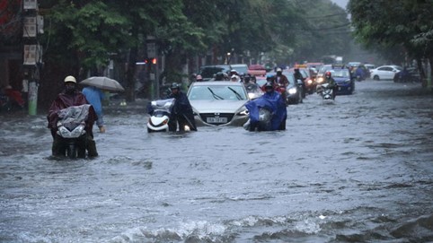 Miền Trung tiếp tục hứng chịu đợt mưa 600mm, đề phòng lũ quét, sạt lở đất