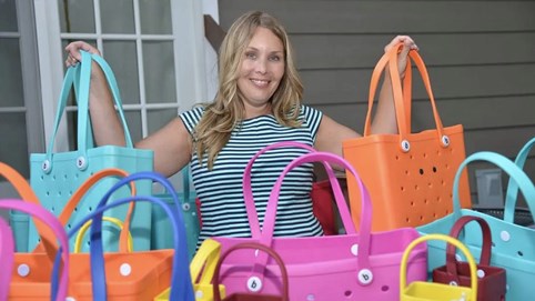 Câu chuyện kinh doanh: Mạo hiểm 'đốt' 200.000 USD tiền học của con, bà mẹ U40 bị chê 'thô kệch' và cú lội ngược dòng tạo nên 'đế chế' túi xách 100 triệu USD