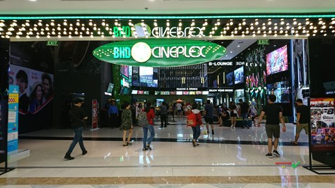 BHD kích cầu tiêu dùng bằng chiêu khuyến mại lạ: Giảm giá cho người bị cận thị