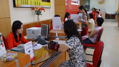 Ngân hàng bị cấm “ép” khách vay mua bảo hiểm