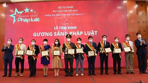 Chương trình bình chọn, tôn vinh “Gương sáng Pháp luật”: Điểm nhấn nổi bật hưởng ứng Ngày Pháp luật Việt Nam