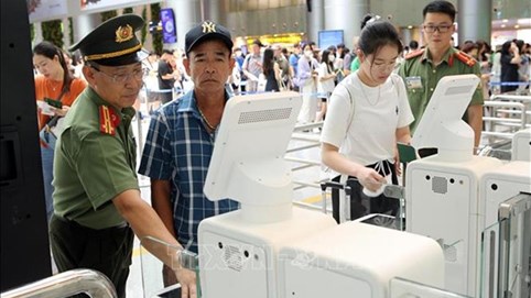 Sửa đổi, bổ sung quy định liên quan kiểm soát xuất nhập cảnh đối với công dân Việt Nam tại cửa khẩu