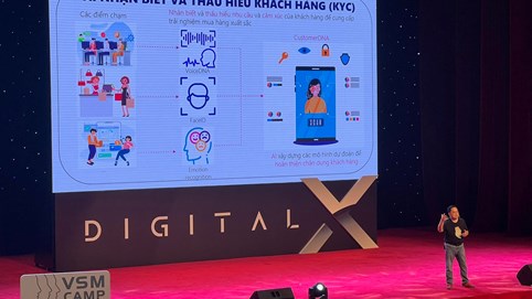 Chủ tịch FPT Telecom Hoàng Nam Tiến: "Làm dịch vụ thôi không đủ, cần phải thấu cảm khách hàng"