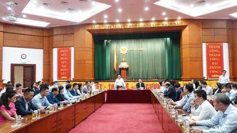 Ông Nguyễn Vũ Long - Tổng giám đốc của VnDirect: 