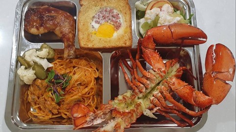 Bữa trưa siêu xịn của học sinh Hàn Quốc, toàn món 