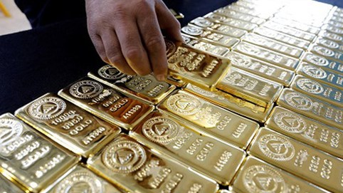 Giá vàng rơi thẳng đứng, xuống 1.775 USD/ounce