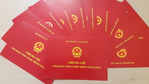 Chính sách có hiệu lực từ tháng 12/2022: Sử dụng văn bằng của người khác bị phạt 10-20 triệu đồng; viên chức nhiều ngành được bỏ chứng chỉ ngoại ngữ, tin học... 