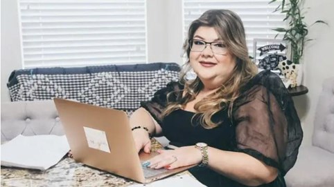 Bắt đầu từ việc bán đồ cũ, người phụ nữ 44 tuổi này kiếm được 18 tỷ đồng/năm tại nhà