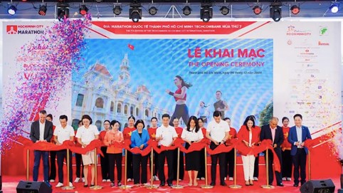 Khai mạc giải marathon quốc tế TP.HCM Techcombank lần thứ 7: Số lượng vận động viên tham gia kỷ lục, nhiều hoạt động bên lề hấp dẫn