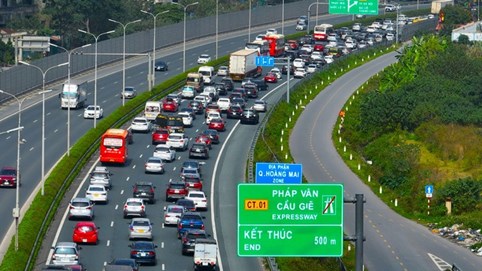 Điều kiện xe cơ giới nước ngoài và người nước ngoài tham gia giao thông tại Việt Nam