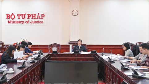 Hoàn thiện hệ thống pháp luật điều chỉnh hoạt động ngoại giao