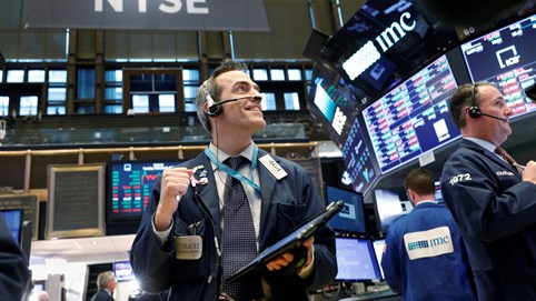 Vì sao chứng khoán Mỹ lên đỉnh lập đáy lịch sử chỉ trong vòng 1 năm?