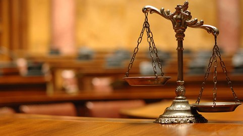 Các hành vi bị nghiêm cấm theo Luật Công chứng