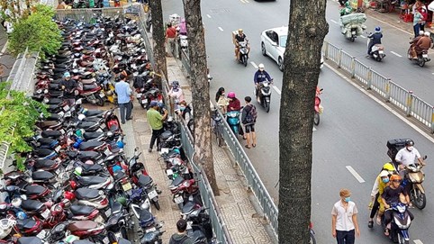 Mức thu phí sử dụng lòng đường, hè phố trên địa bàn TPHCM từ 1/1/2024