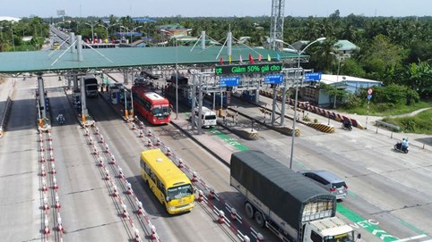 Tiếp tục giảm 37 loại phí và lệ phí trong nửa đầu năm 2022