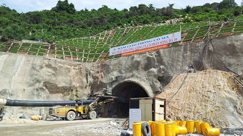 Kinh doanh thua lỗ 3 năm liên tiếp, cổ phiếu SDT của Công ty Sông Đà 10 bị hủy niêm yết bắt buộc trên sàn HNX từ ngày 24/1/2024