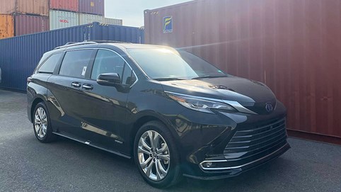 Toyota Sienna 2021 đầu tiên về Việt Nam, giá hơn 4 tỷ đồng