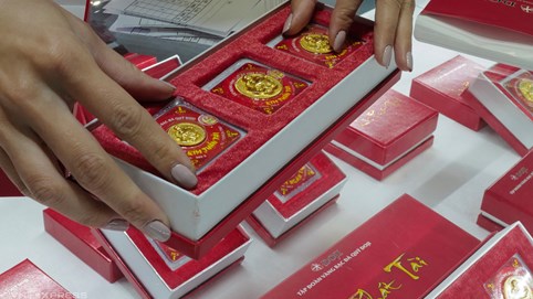 Giá vàng 'lặng sóng' ngày Thần Tài