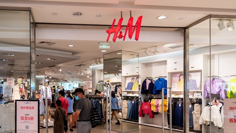 H&M bị người dùng Việt tẩy chay vì nghi chấp nhận đăng bản đồ có đường lưỡi bò của Trung Quốc