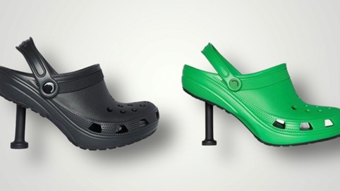 Crocs và Balenciaga tiếp tục hợp tác, tạo ra "siêu phẩm" giày cao gót bị đánh giá "xấu nhất thế kỉ"
