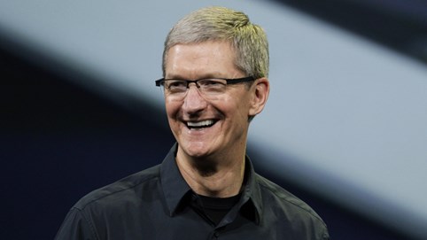 Cổ phiếu Apple chạm đỉnh, Tim Cook lần đầu tiên thành tỷ phú