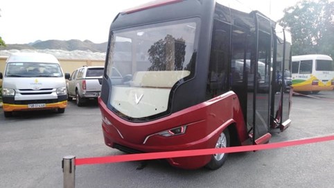 Hà Nội sắp có 10 tuyến bus điện do Vingroup vận hành?