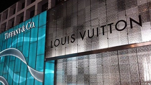 Hợp đồng 16,2 tỷ USD đổ bể, công ty mẹ của Louis Vuiiton dính kiện tụng với Tiffany