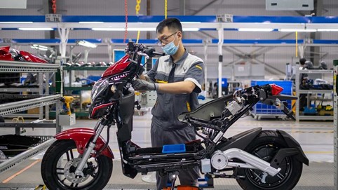 Báo Mỹ: Vingroup đặt mục tiêu “cách mạng xe điện”, chấp nhận VinFast hoạt động không lãi trong 5 năm 