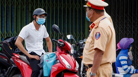 Vì sao cảnh sát bụng to sẽ không được làm nhiệm vụ ngoài đường?