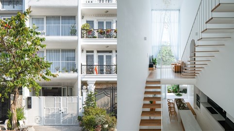 Ngôi nhà phố của vợ chồng "yêu màu trắng và những đường cong"